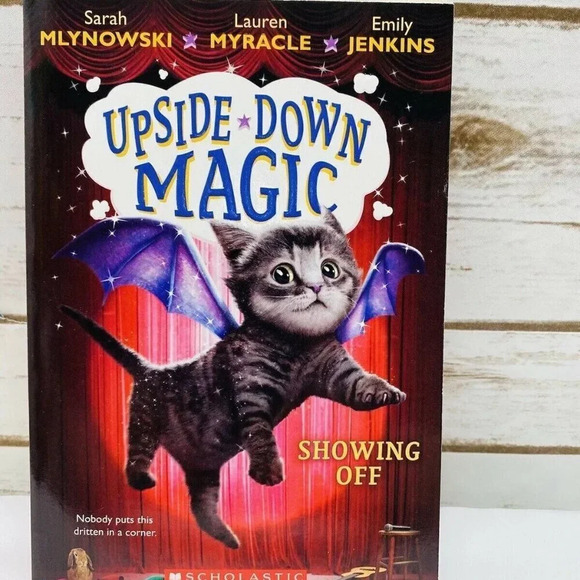 Showing Off (Upside-Down Magic #3) - Paperback By Miynowski, Sarah - Brand New - Picture 1 of 2